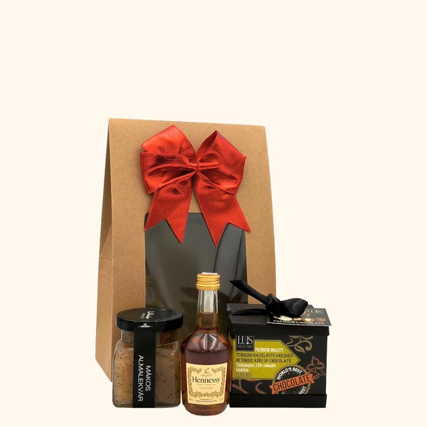 „Hennessy Bites„ konyak ajándékcsomag rendelés - ajándék házhozszállítás